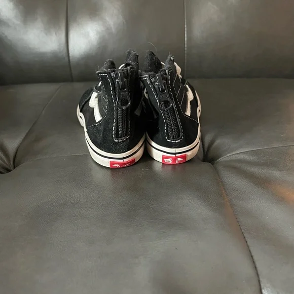 Kids Black Vans shoes - Picture 6 of 6